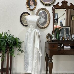 Elegant White Strapless Gown